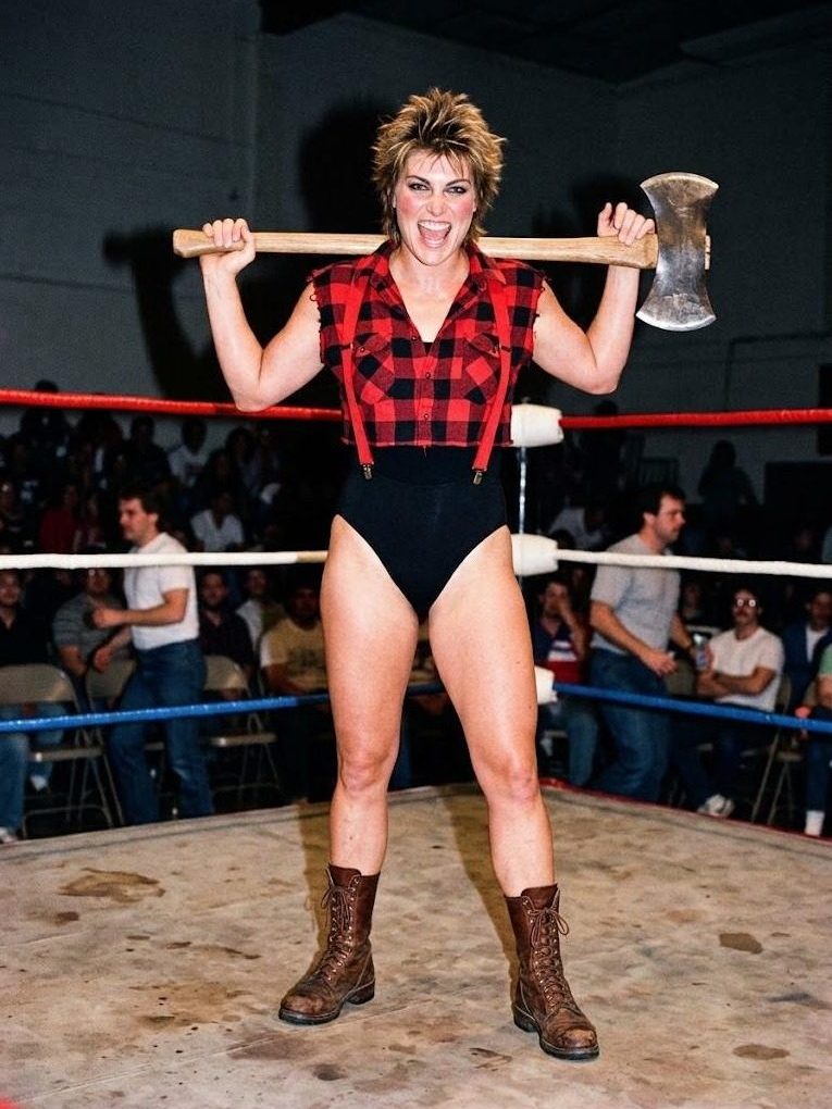 Timber Tina in the ring at a G.L.A.M. taping